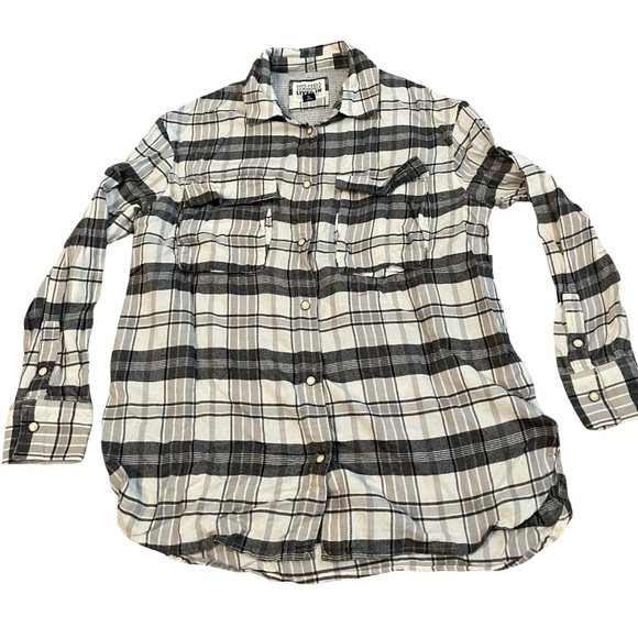 American Eagle Outfitters Tops - American Eagle Outfitters Plaid Shirt